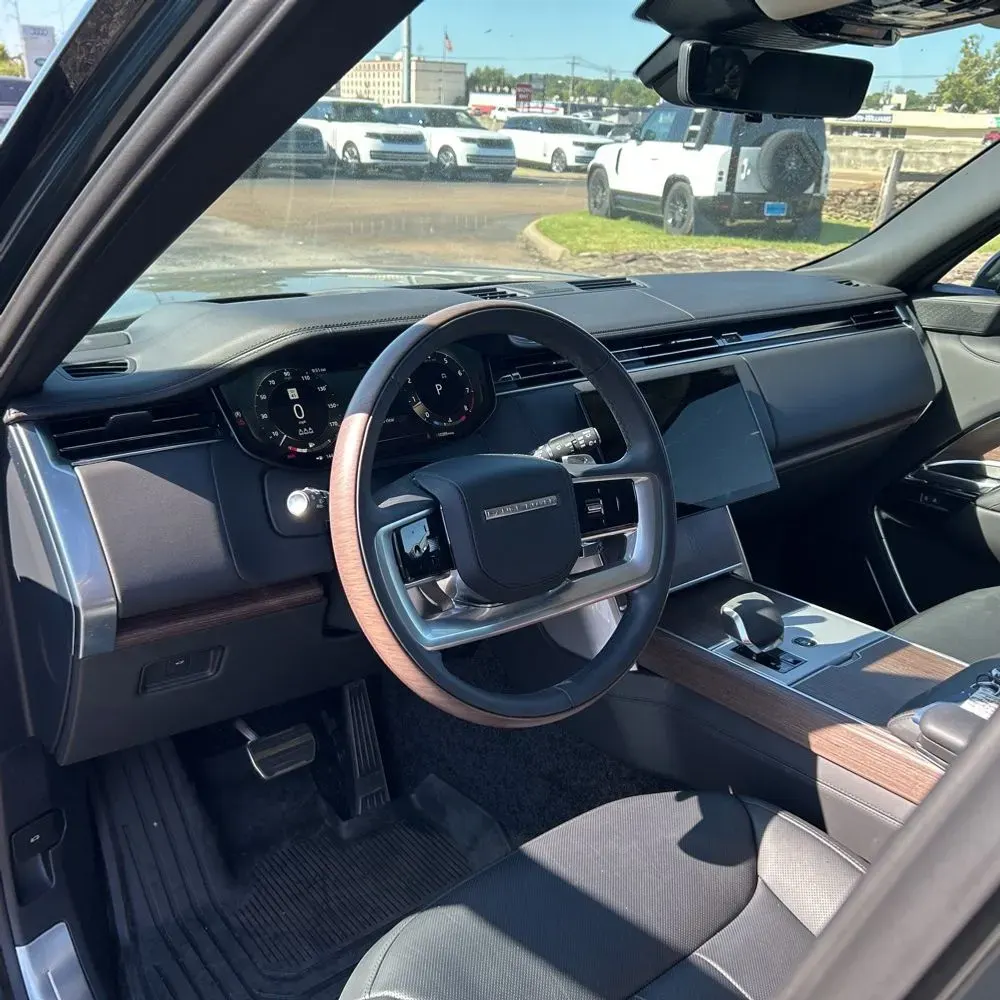 2025 Land Rover Range Rover Autobiography P530