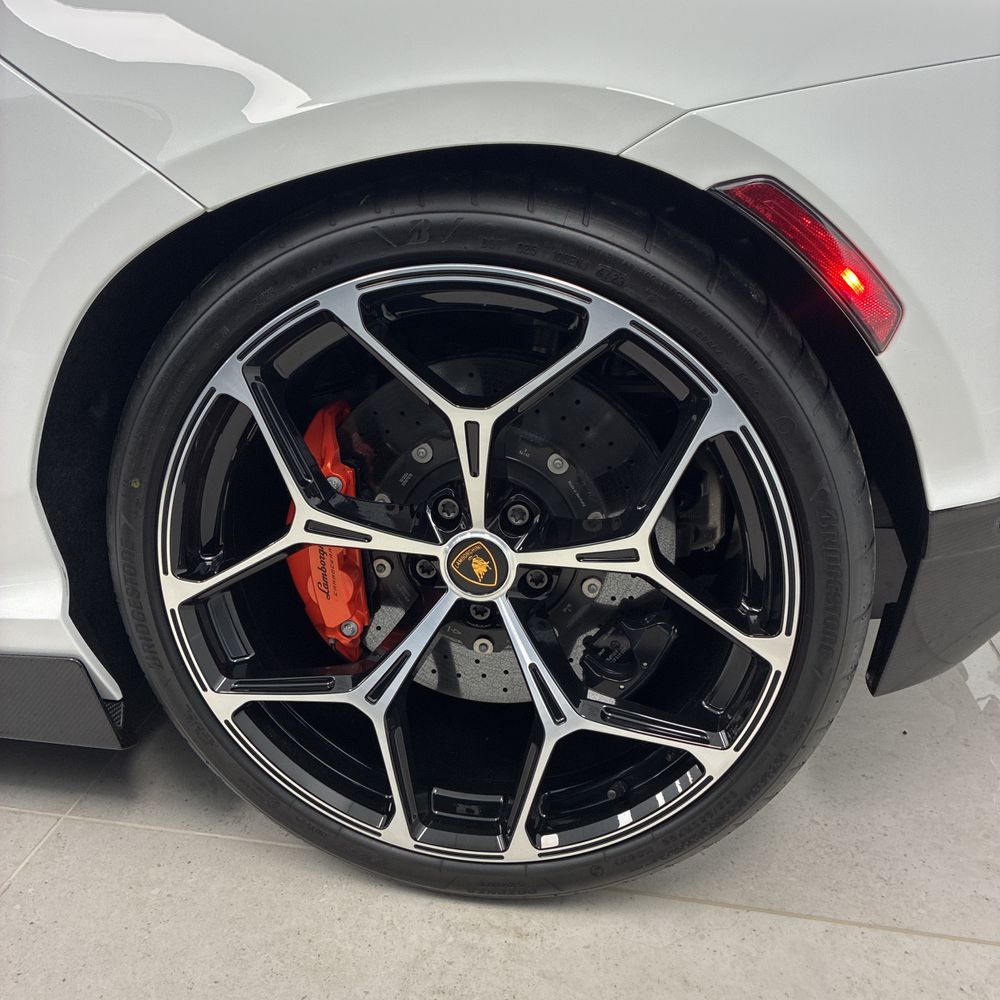 2024 Lamborghini Revuelto Base