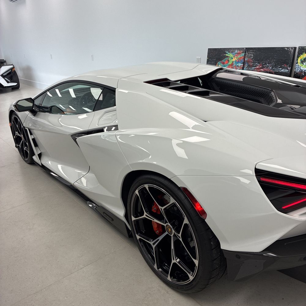 2024 Lamborghini Revuelto Base