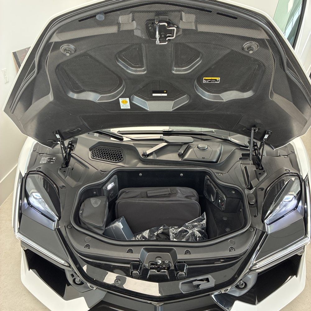 2024 Lamborghini Revuelto Base