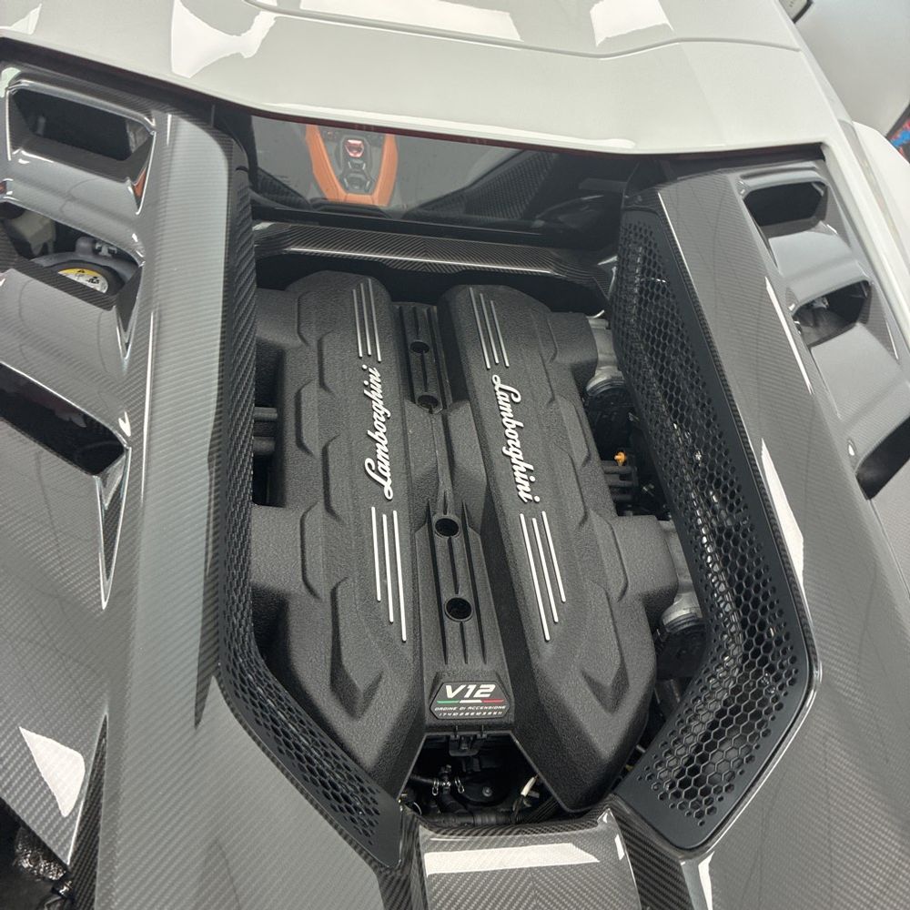 2024 Lamborghini Revuelto Base