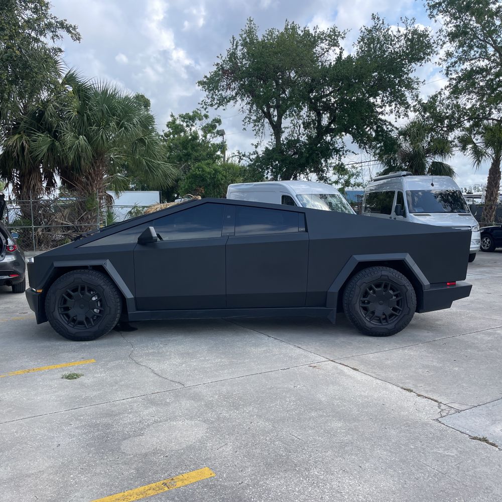 2024 Tesla Cybertruck Base