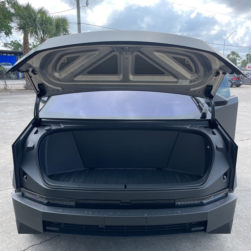 2024 Tesla Cybertruck Base
