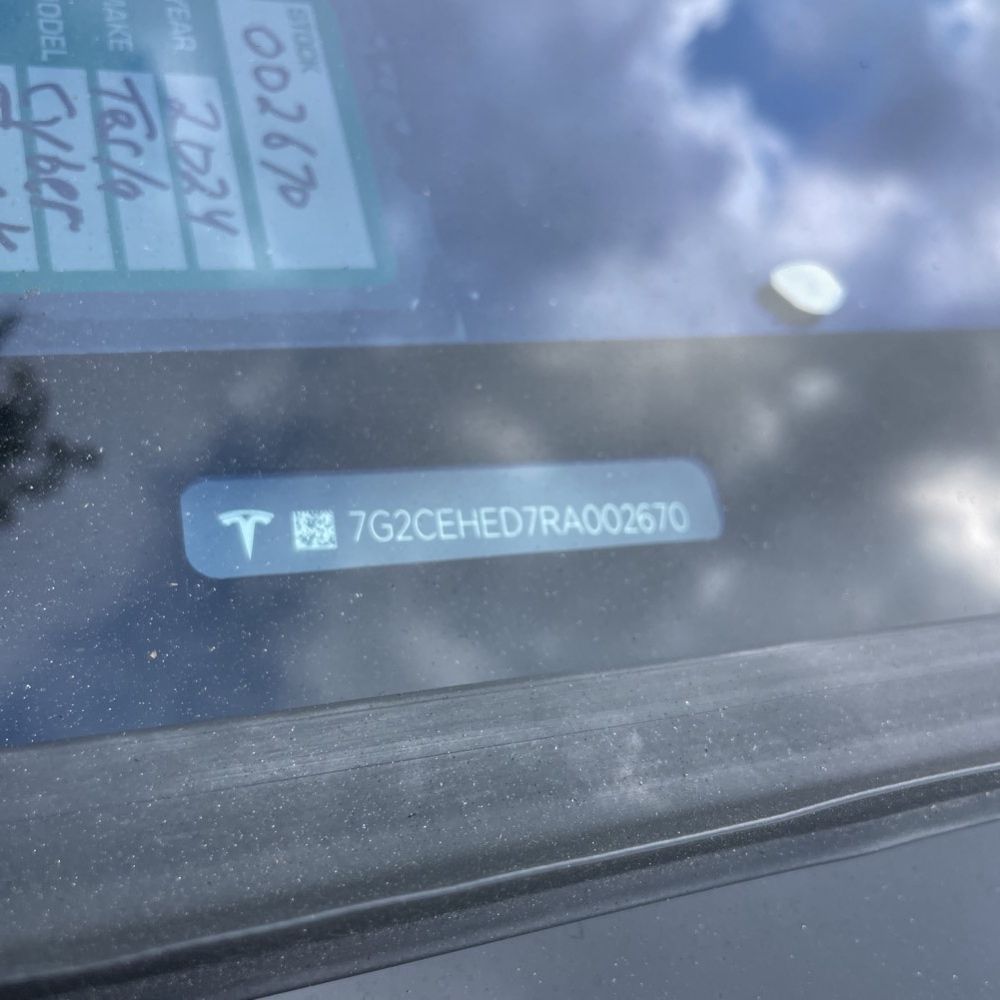 2024 Tesla Cybertruck Base