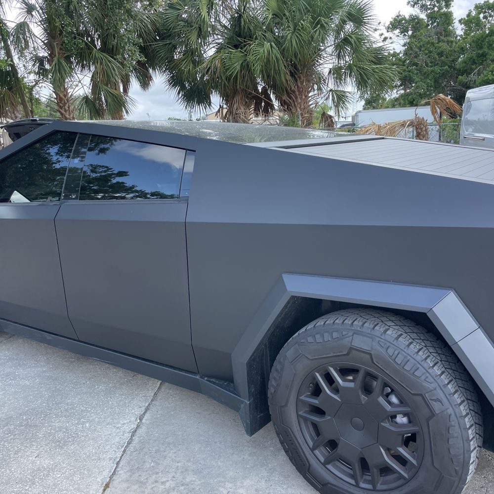 2024 Tesla Cybertruck Base