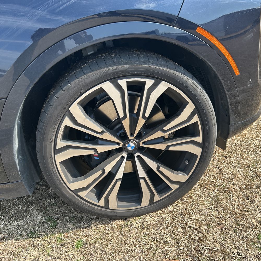 2023 BMW X7 M60i
