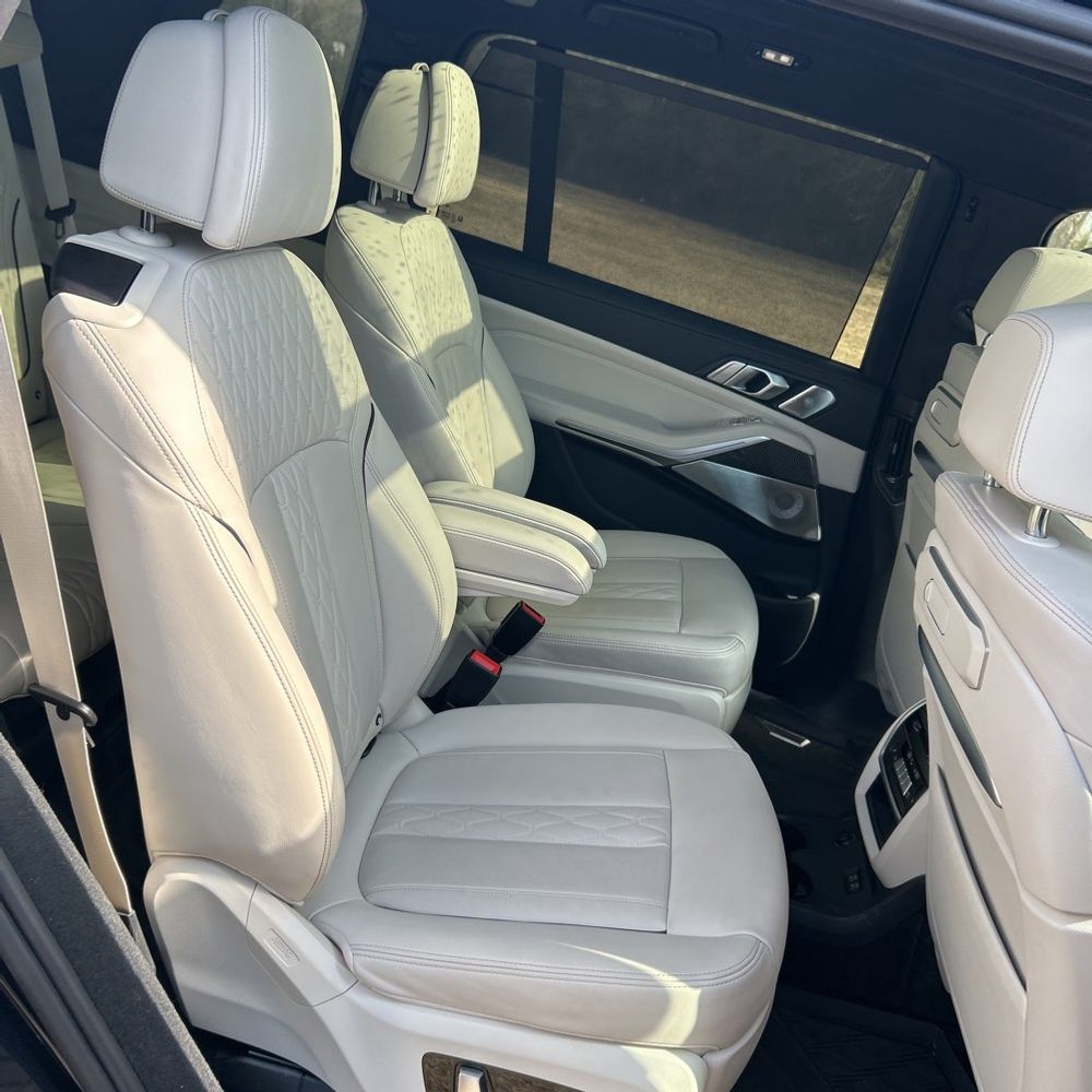 2023 BMW X7 M60i