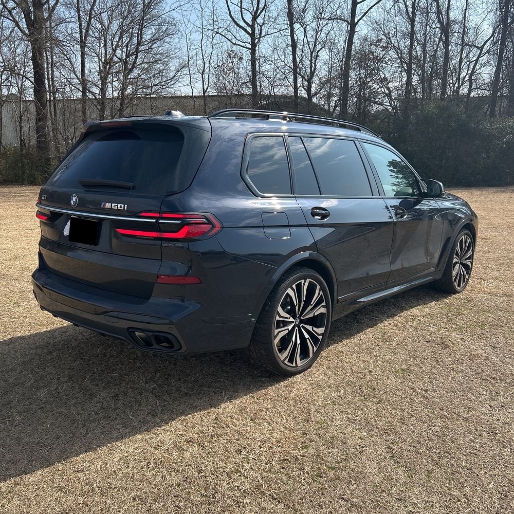 2023 BMW X7 M60i