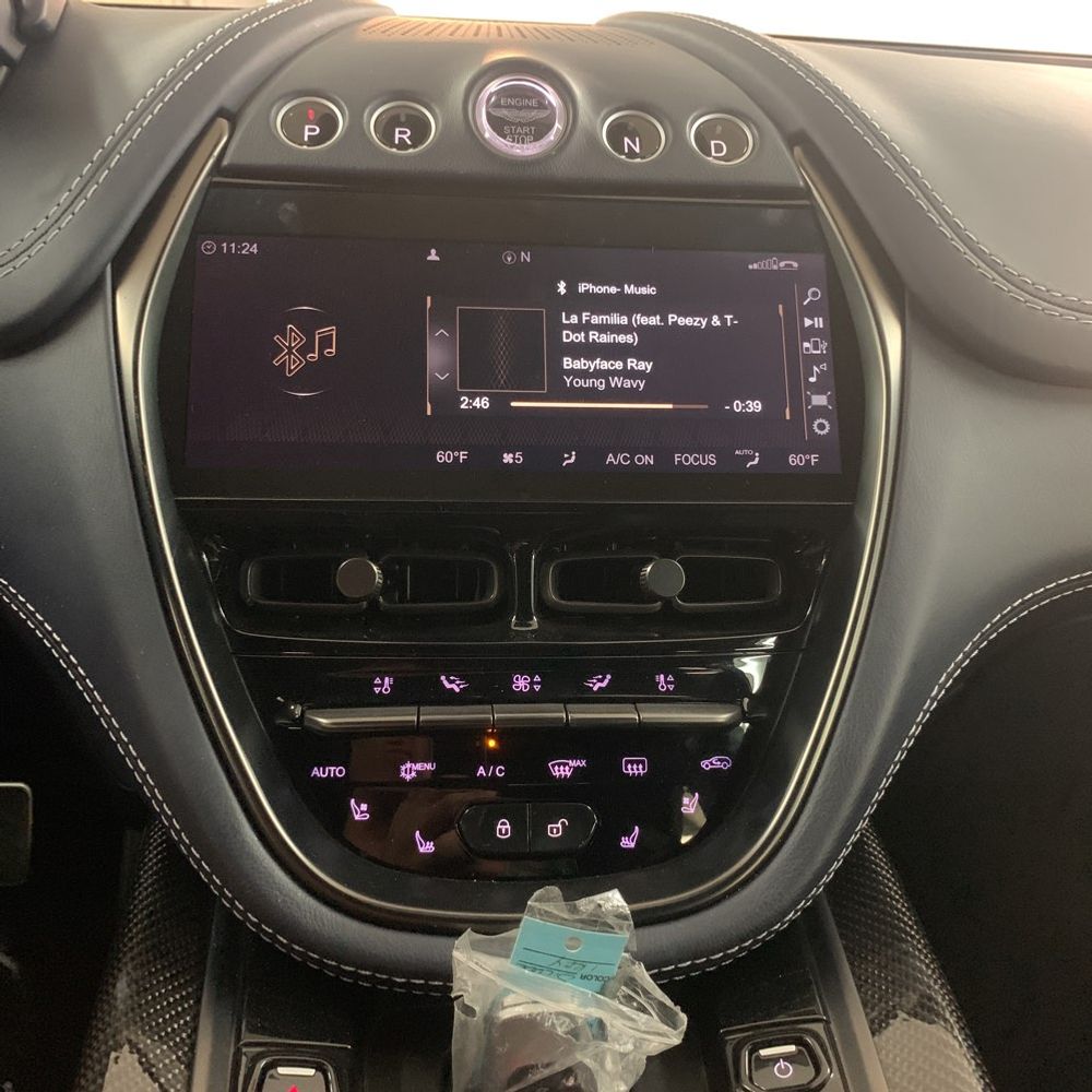 2021 Aston Martin DBX Base
