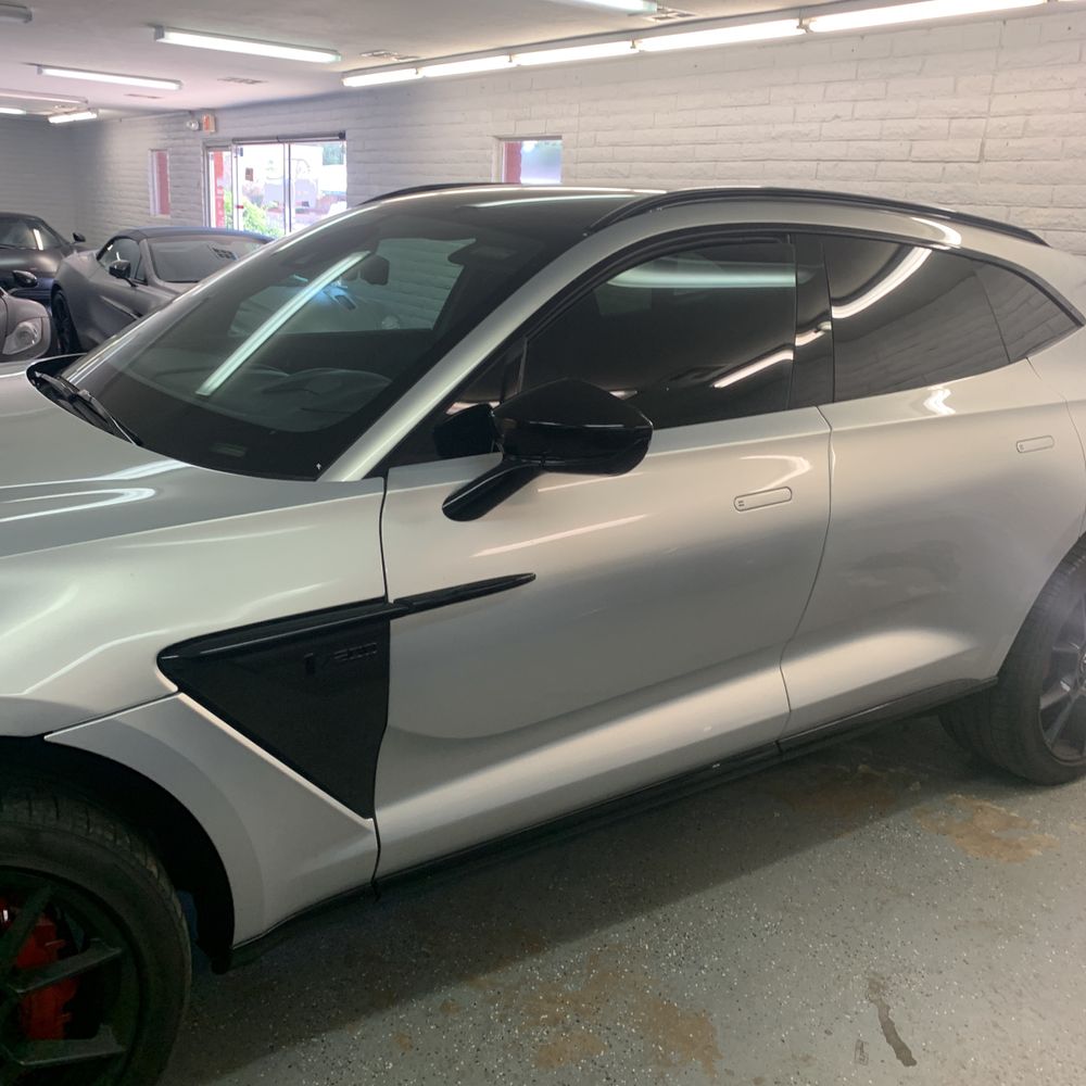 2021 Aston Martin DBX Base