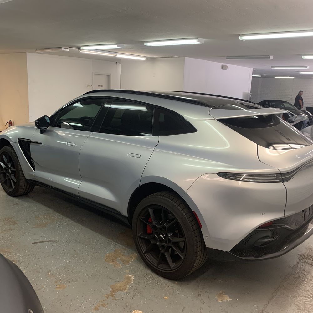 2021 Aston Martin DBX Base