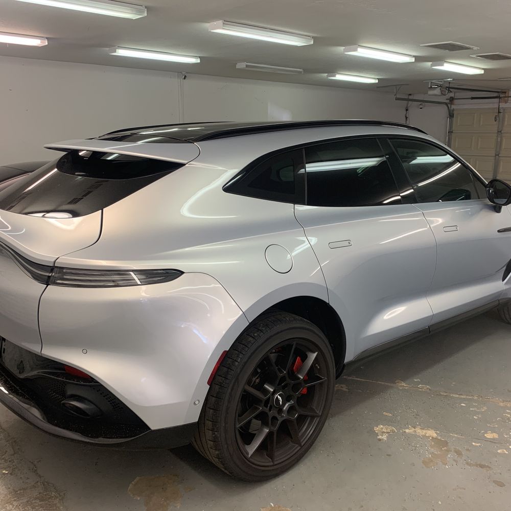 2021 Aston Martin DBX Base