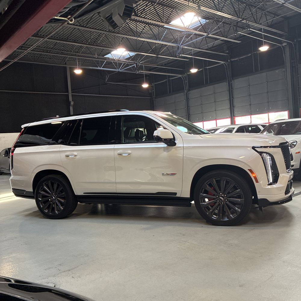 2025 Cadillac Escalade-V Base