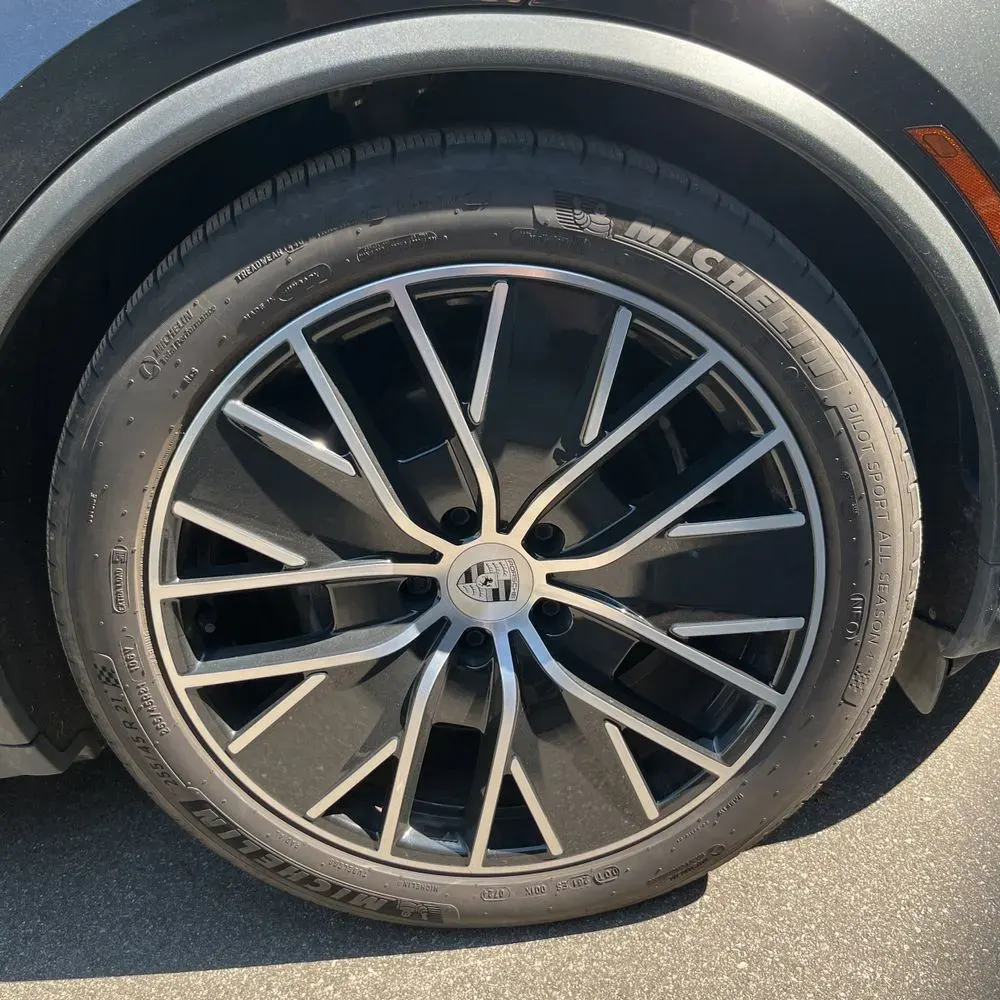 2024 Porsche Macan EV 4