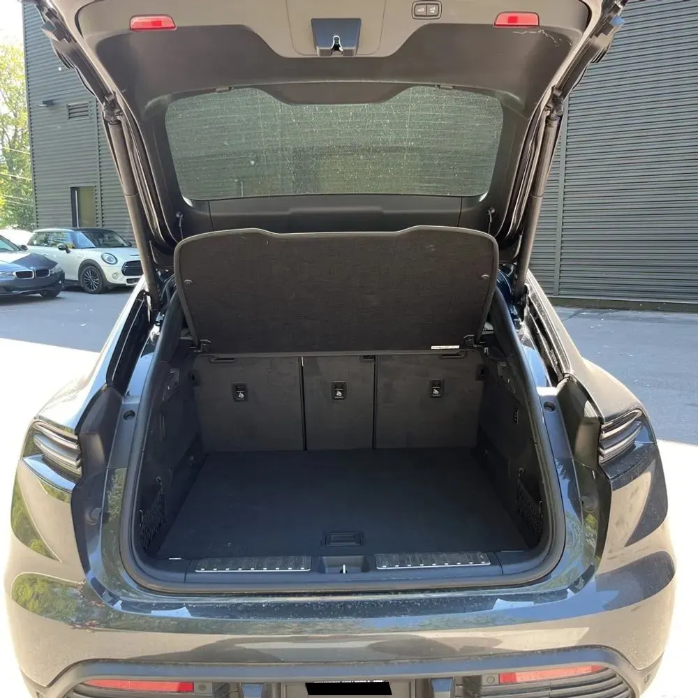 2024 Porsche Macan EV 4