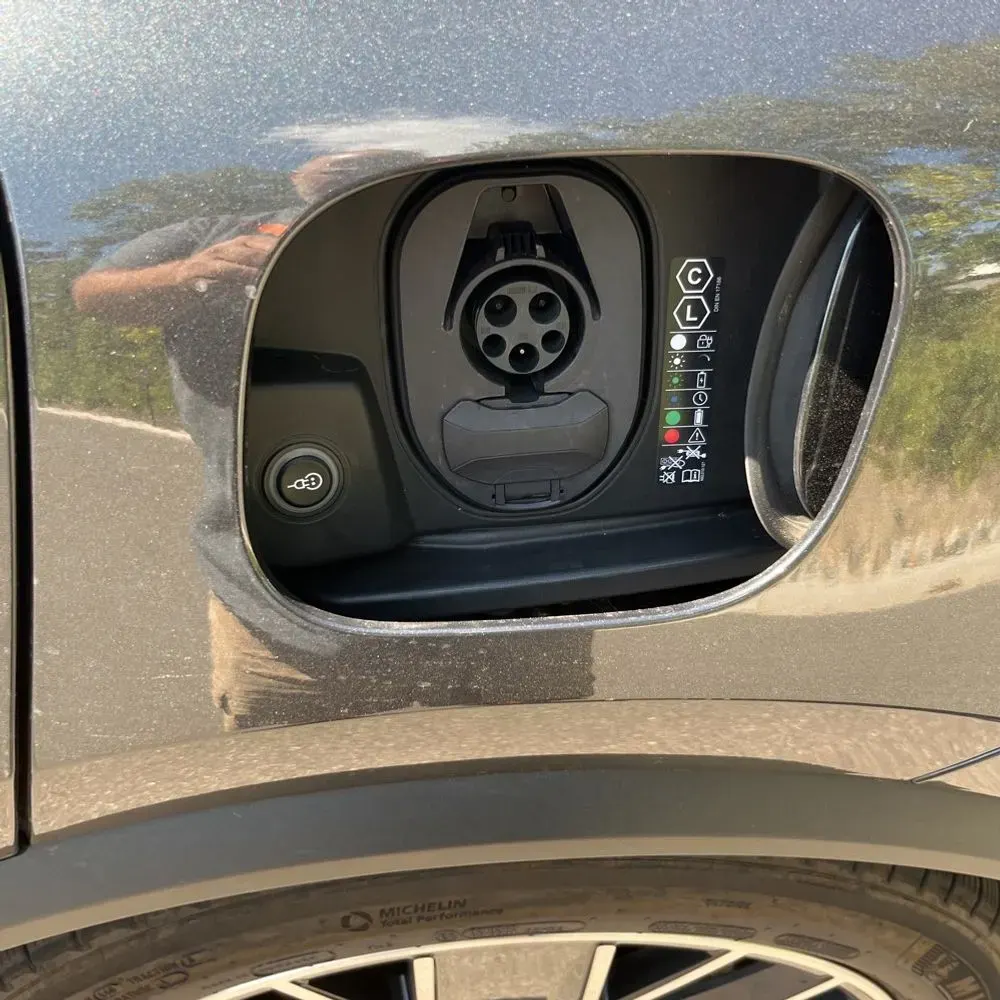 2024 Porsche Macan EV 4