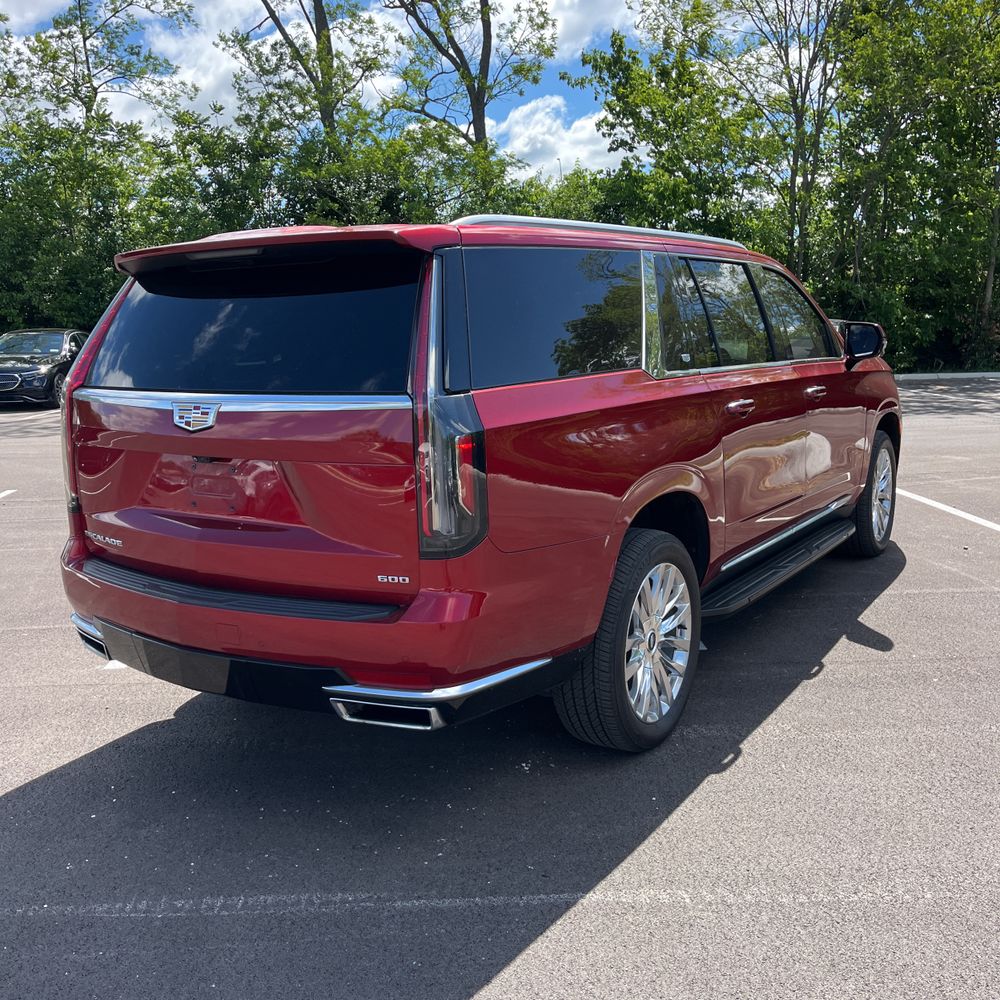 2023 Cadillac Escalade ESV Premium Luxury