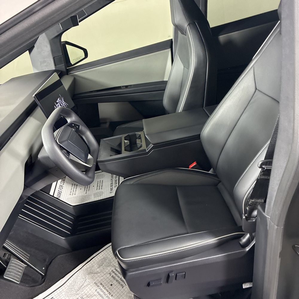 2025 Tesla Cybertruck Base