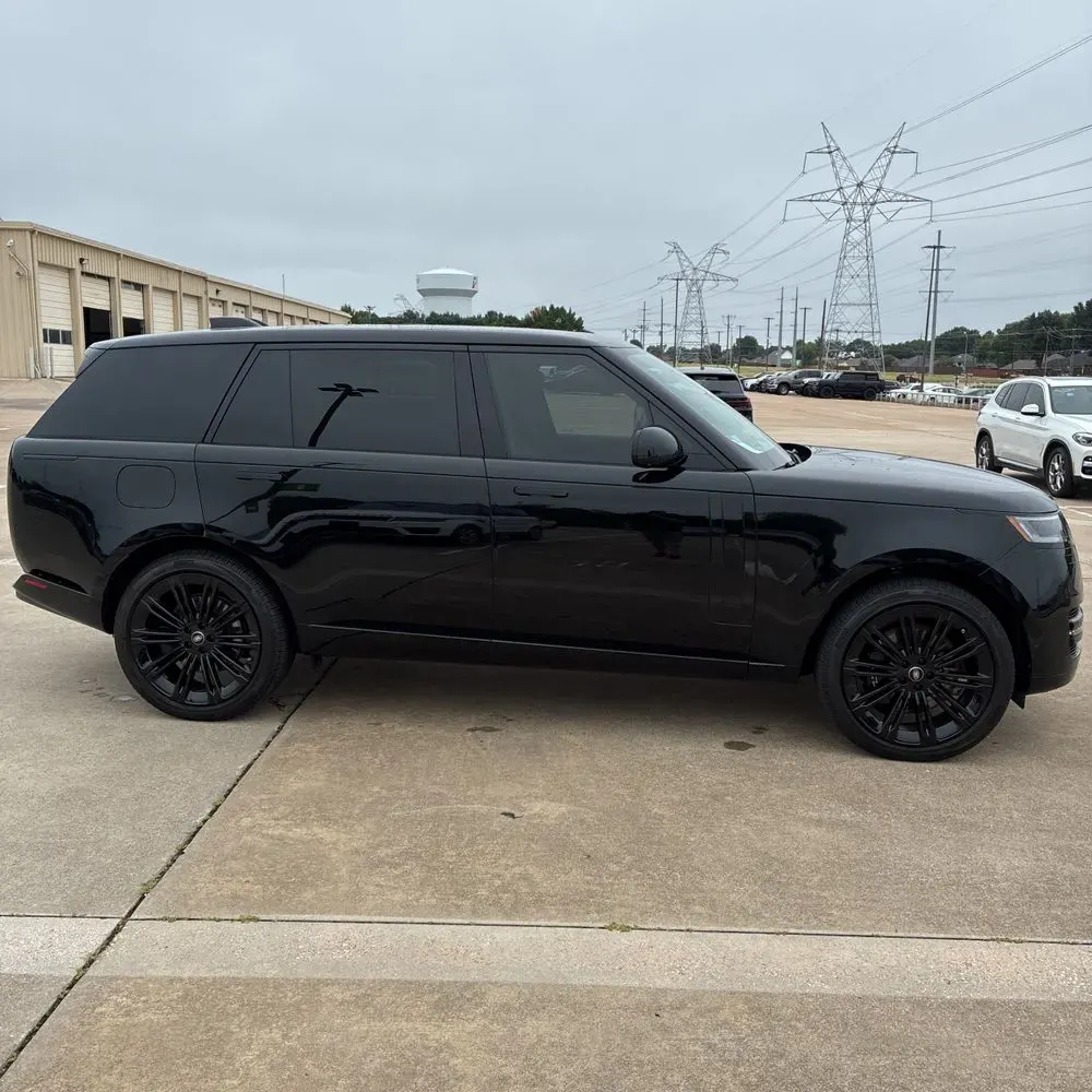 2025 Land Rover Range Rover SE P530