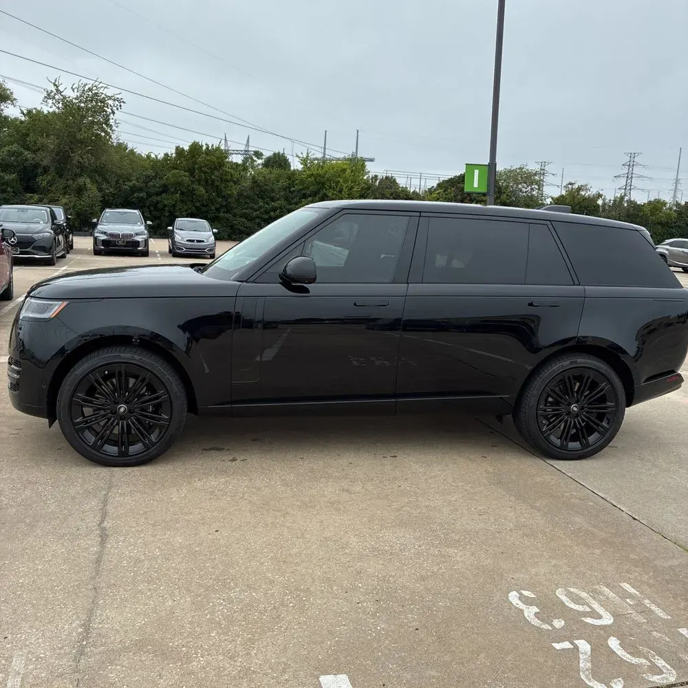 2025 Land Rover Range Rover SE P530