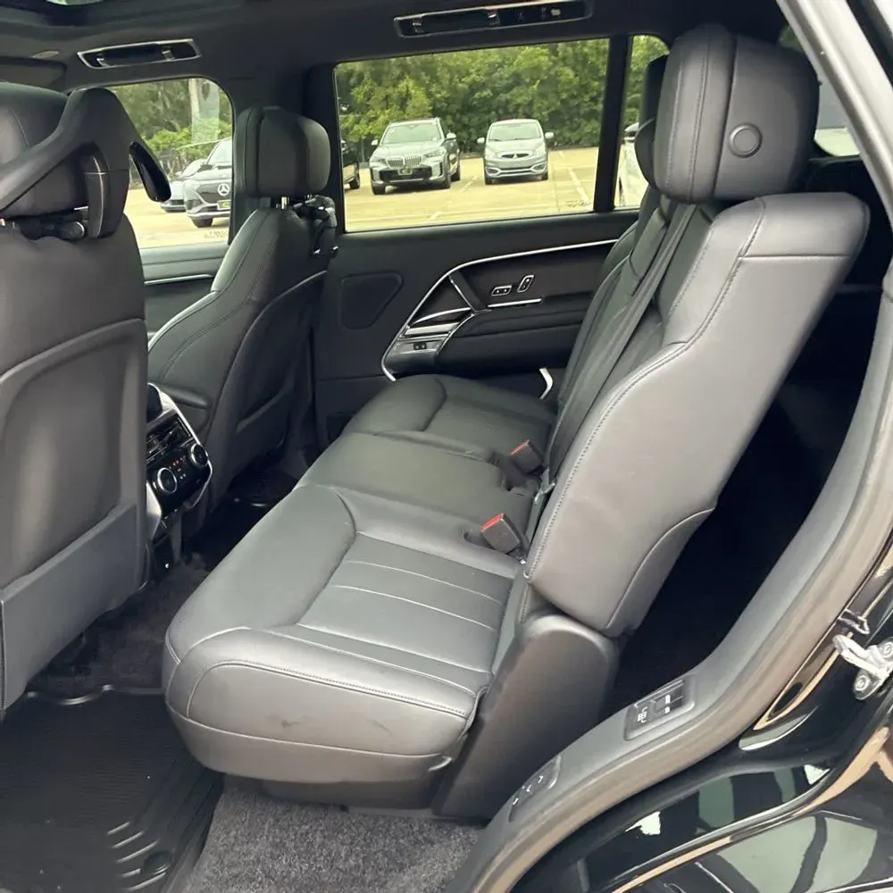 2025 Land Rover Range Rover SE P530