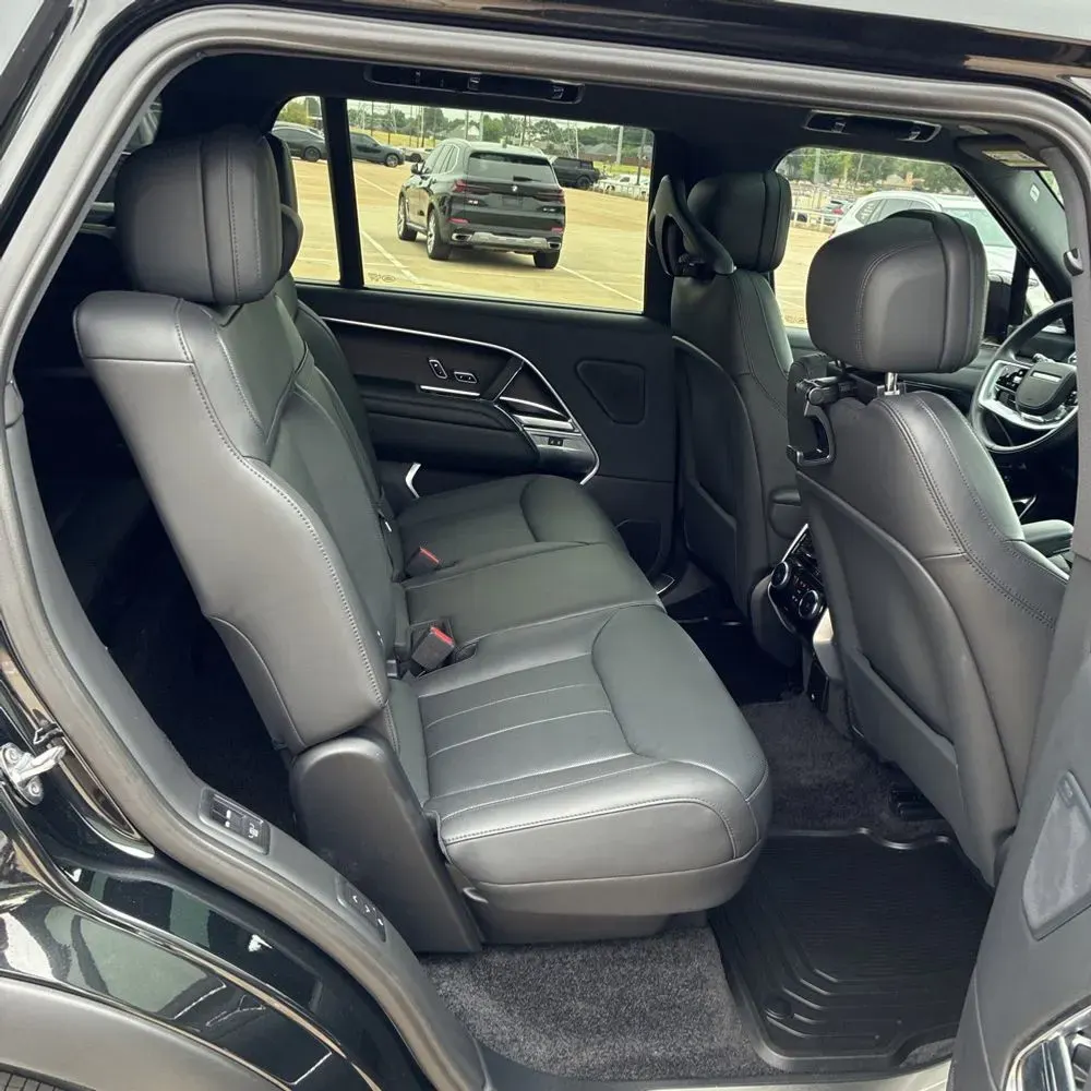 2025 Land Rover Range Rover SE P530