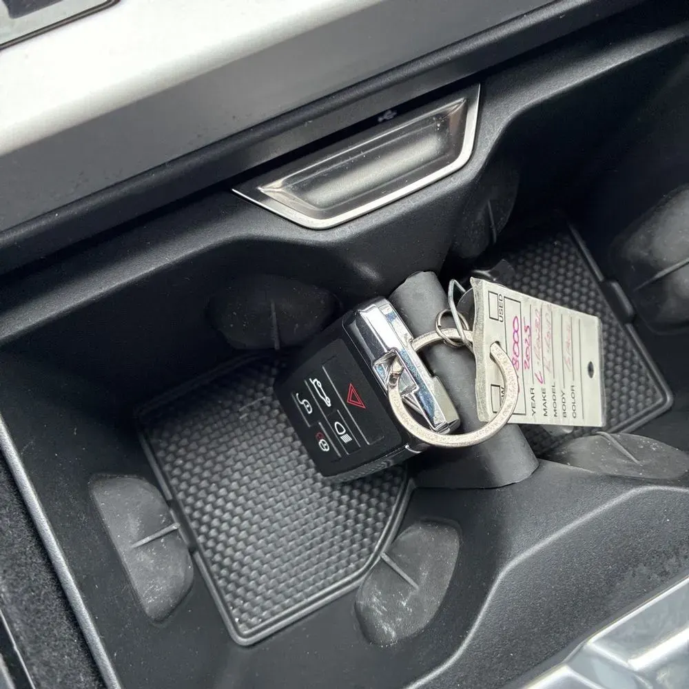 2025 Land Rover Range Rover SE P530