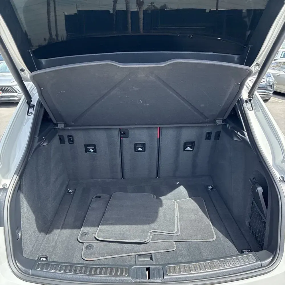 2022 Porsche Macan S