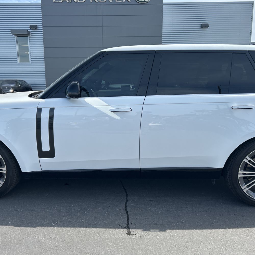 2023 Land Rover Range Rover P530 SE LWB