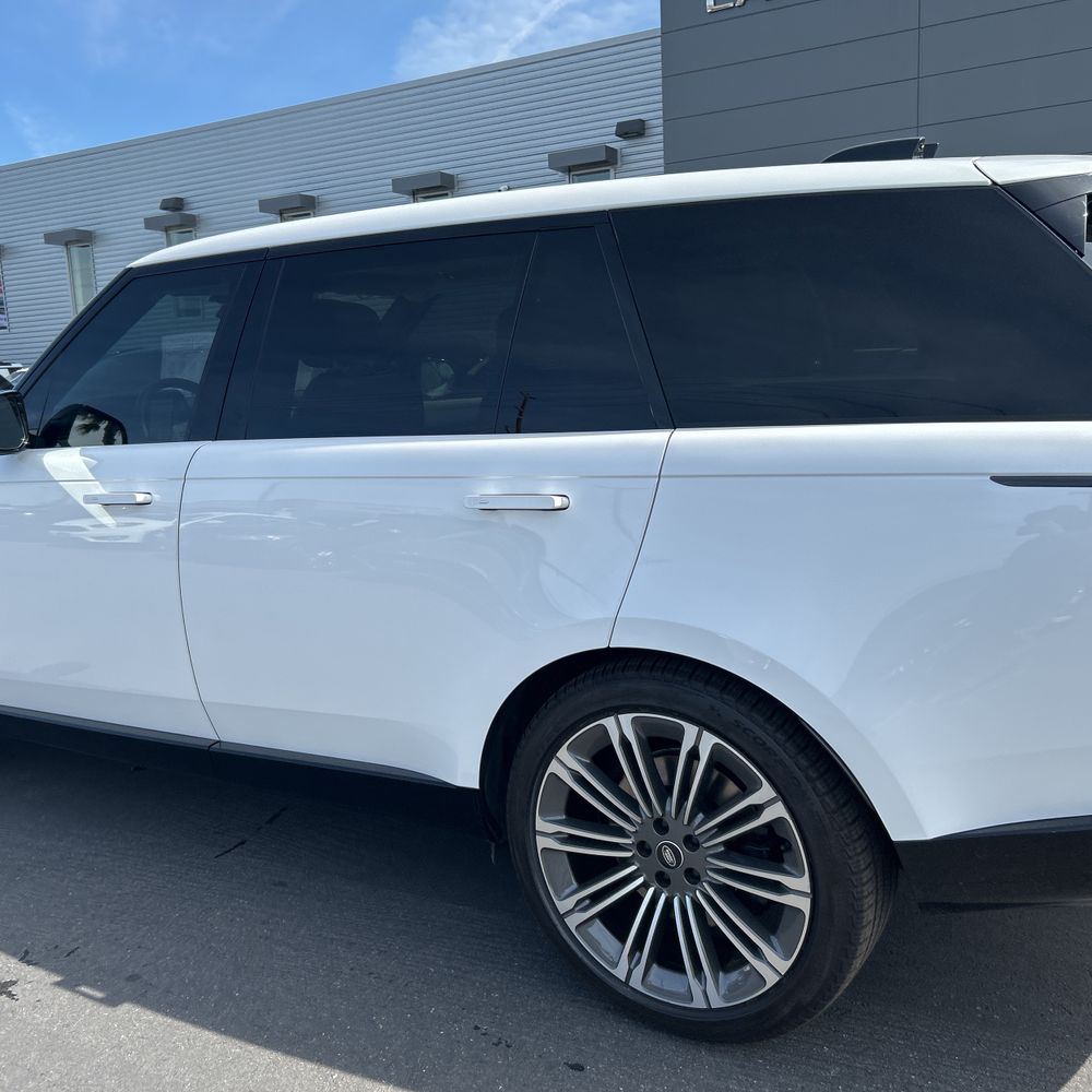 2023 Land Rover Range Rover P530 SE LWB