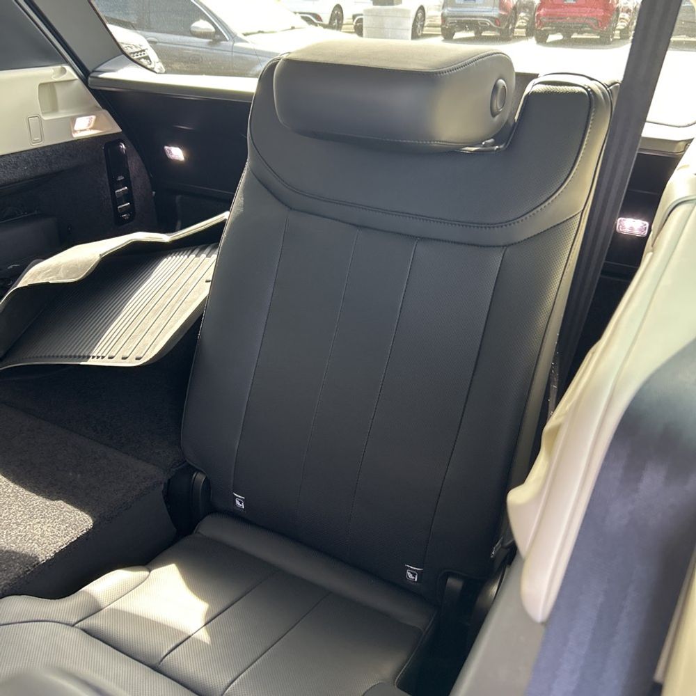 2023 Land Rover Range Rover P530 SE LWB