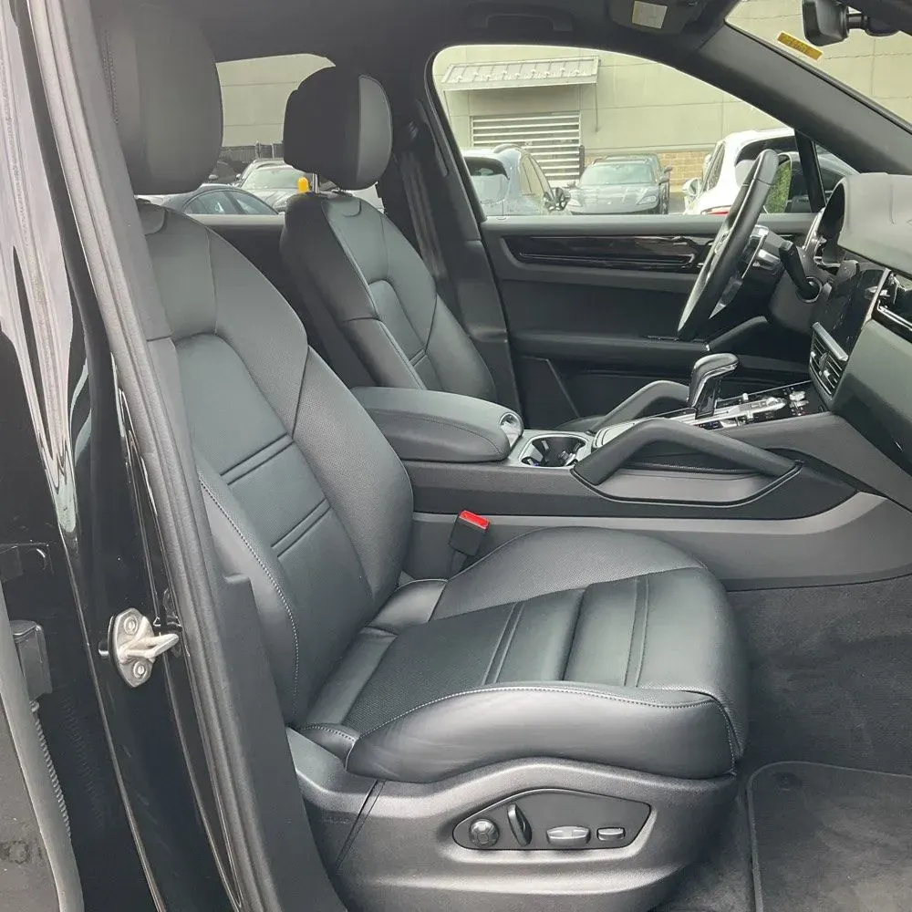 2023 Porsche Cayenne Base