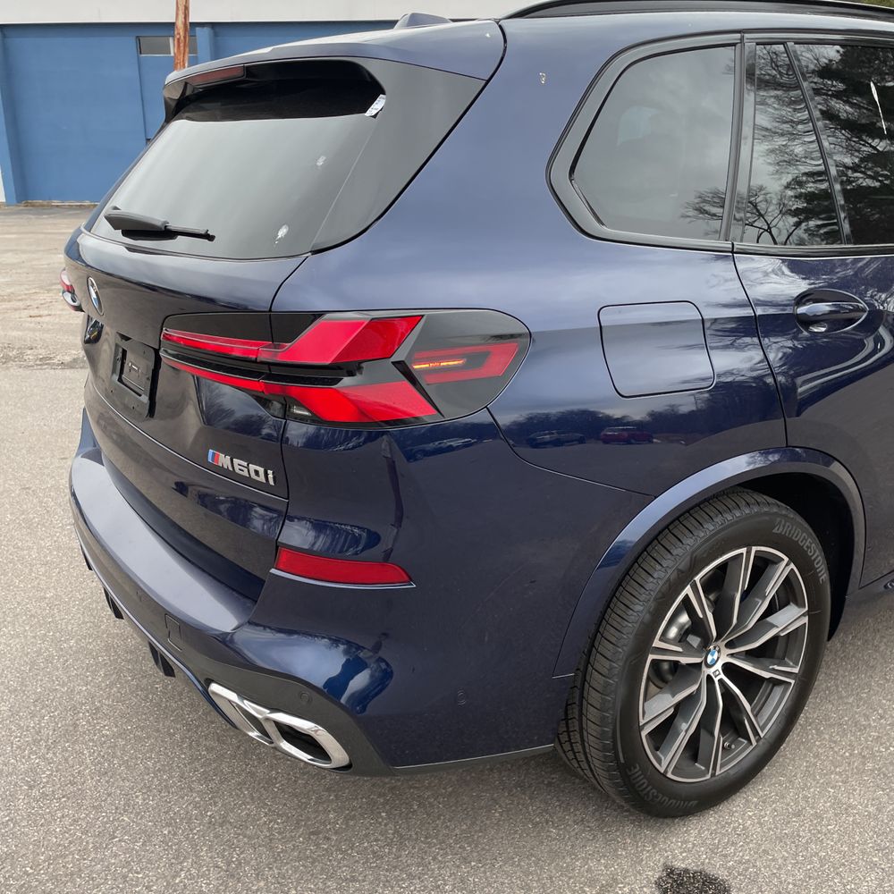 2025 BMW X5 M60i