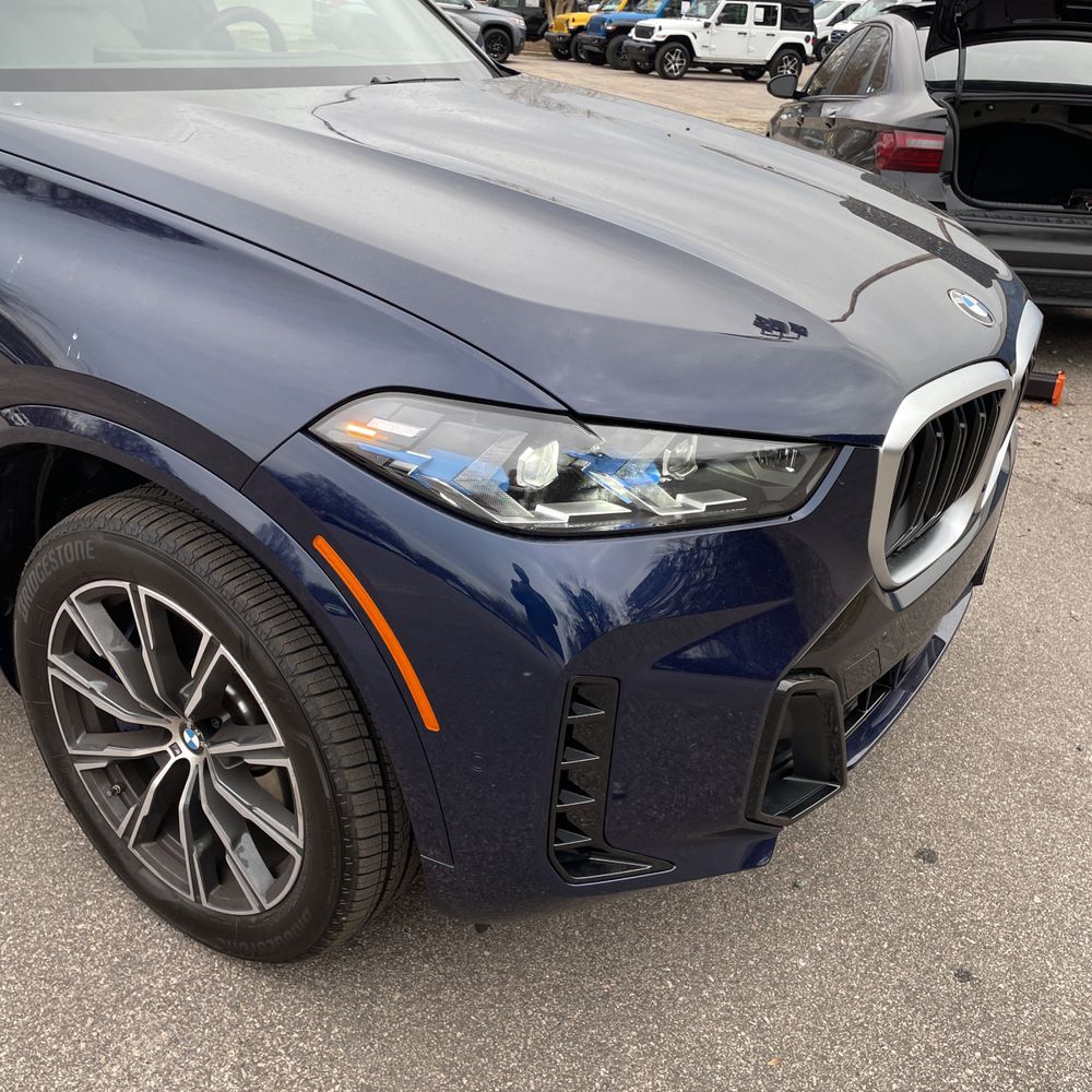 2025 BMW X5 M60i