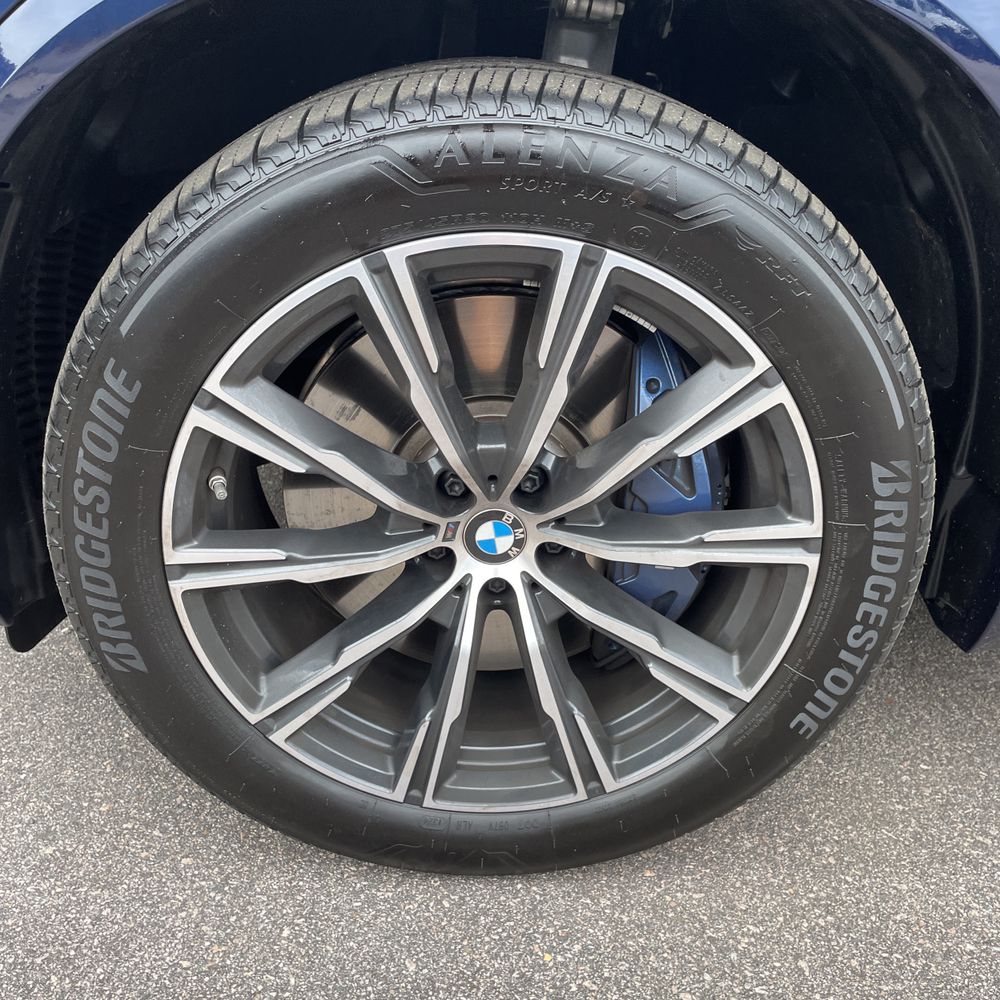 2025 BMW X5 M60i