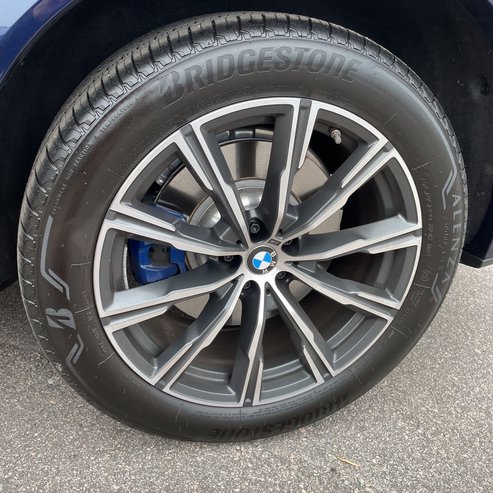2025 BMW X5 M60i
