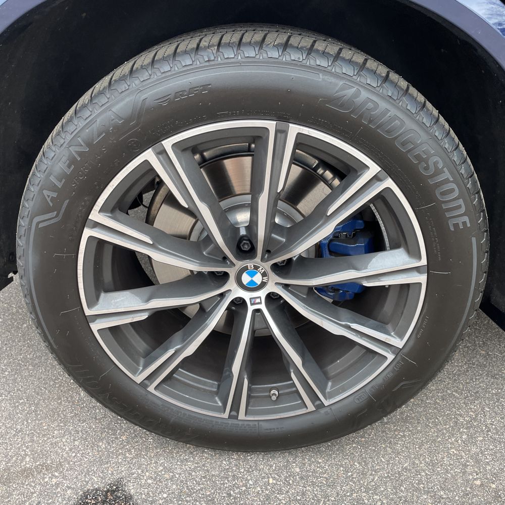 2025 BMW X5 M60i