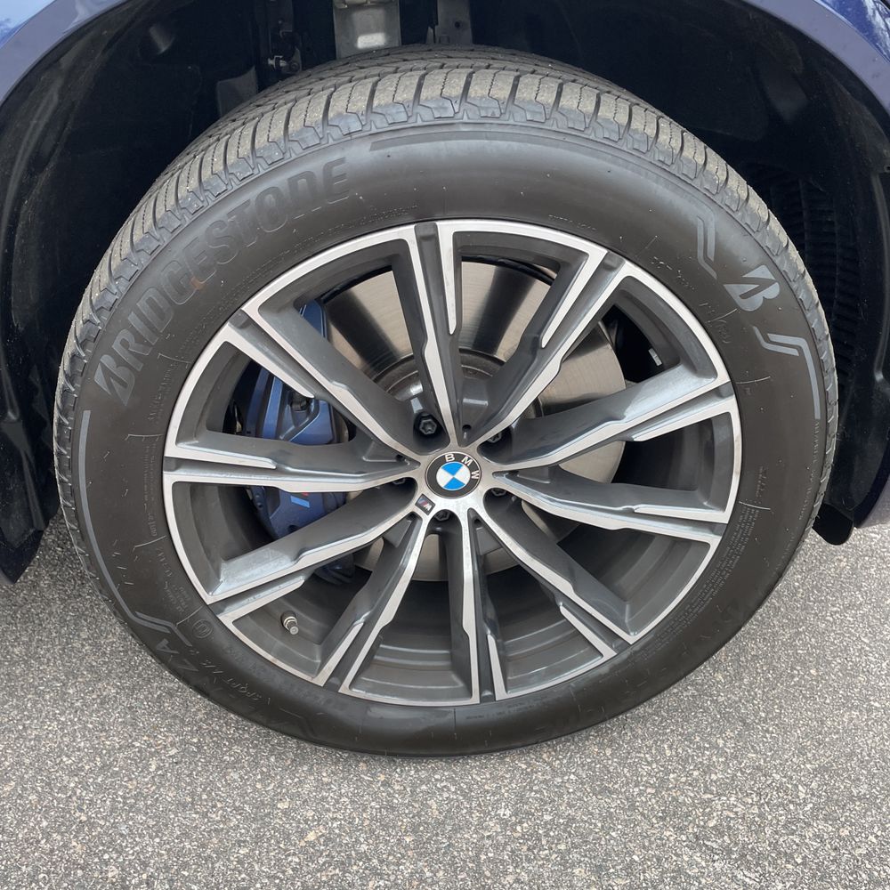 2025 BMW X5 M60i