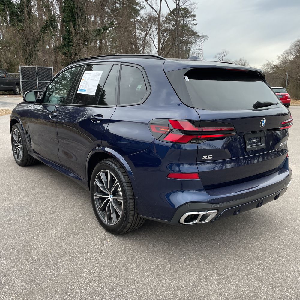 2025 BMW X5 M60i
