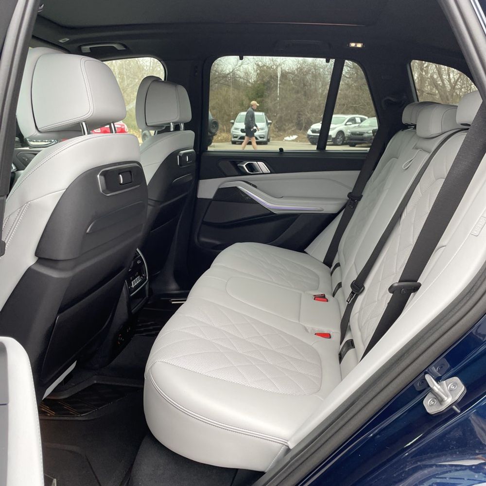 2025 BMW X5 M60i