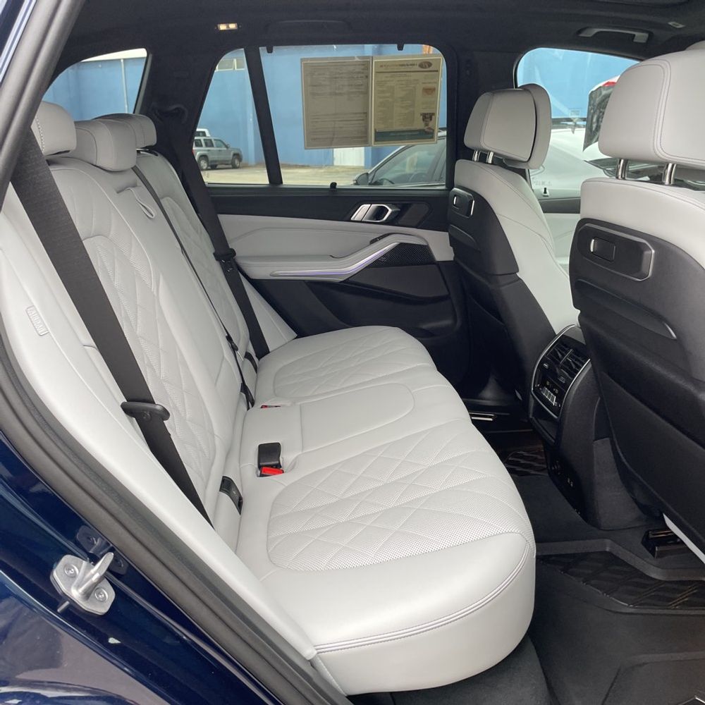 2025 BMW X5 M60i