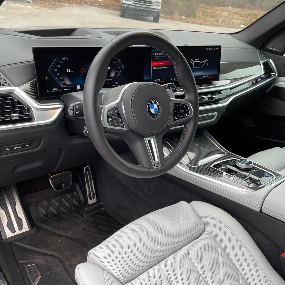 2025 BMW X5 M60i