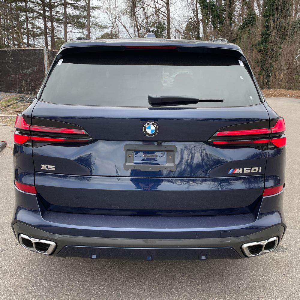 2025 BMW X5 M60i