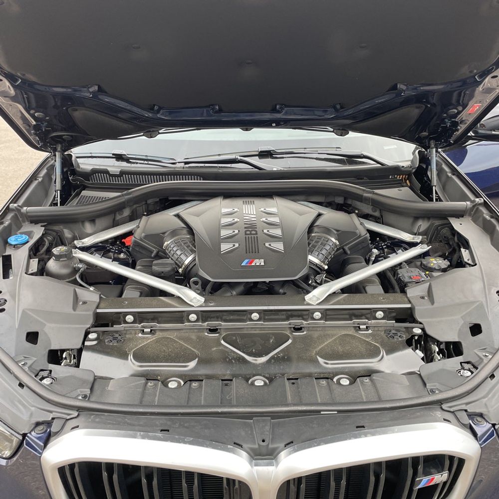 2025 BMW X5 M60i